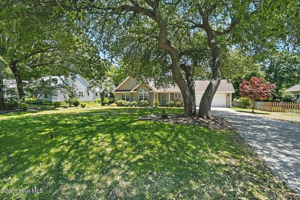 Photo of 1737 Rosebay Court SW, Ocean Isle Beach, NC 28469 (MLS # 100576143)