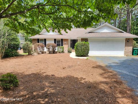 Homes For Rent - 370 Sandhills Circle<br/> Pinehurst, NC 28374