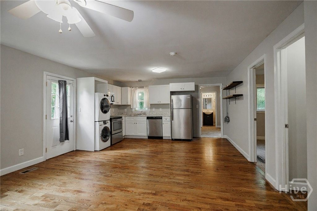 Photo of 185 Royal Court, Athens, GA 30601 (MLS # CL352022)