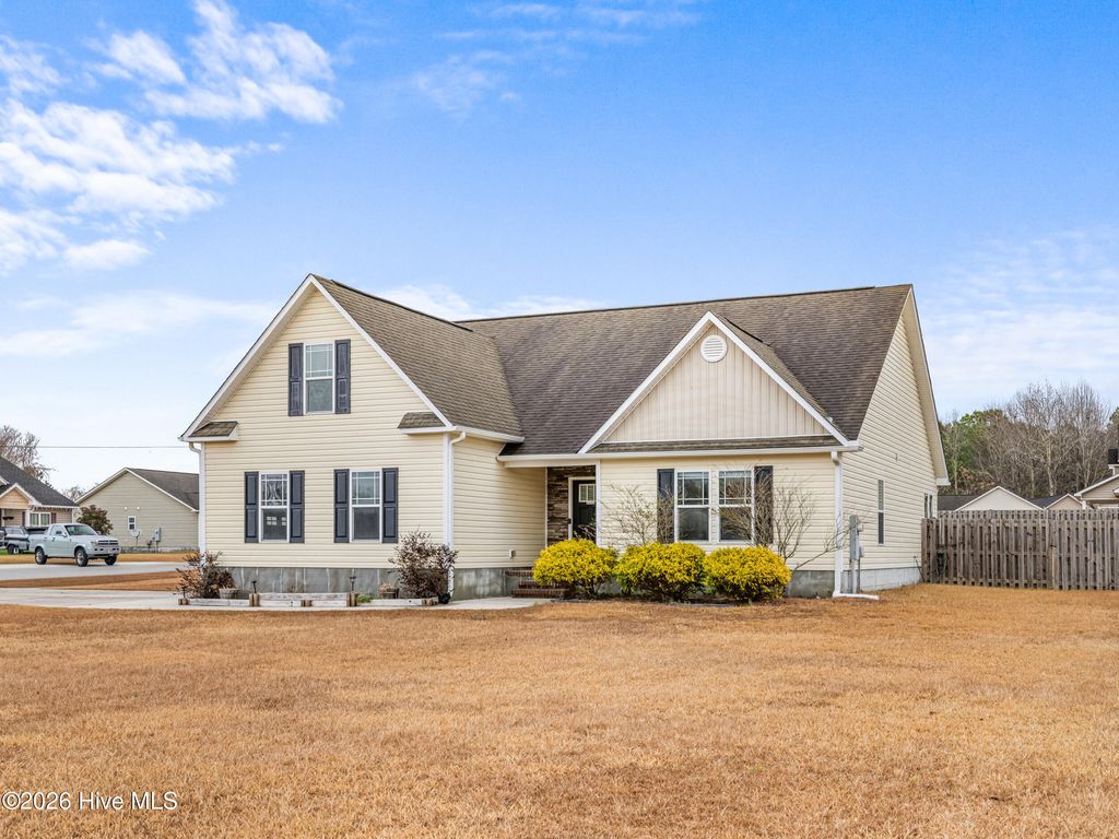 Photo of 100 Kodiak Court, Jacksonville, NC 28540 (MLS # 100548593)