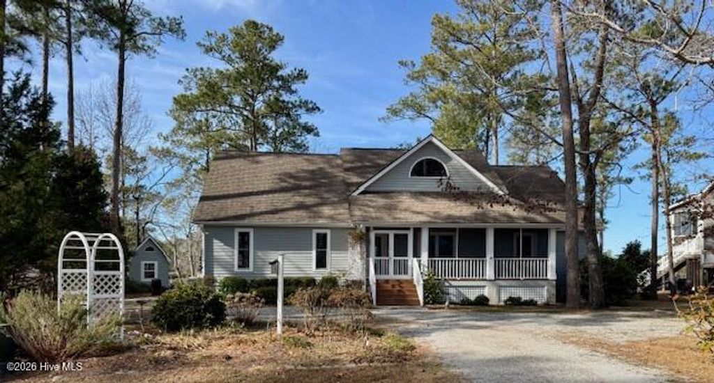 Photo of 438 Peninsula Drive, Oriental, NC 28571 (MLS # 100559365)
