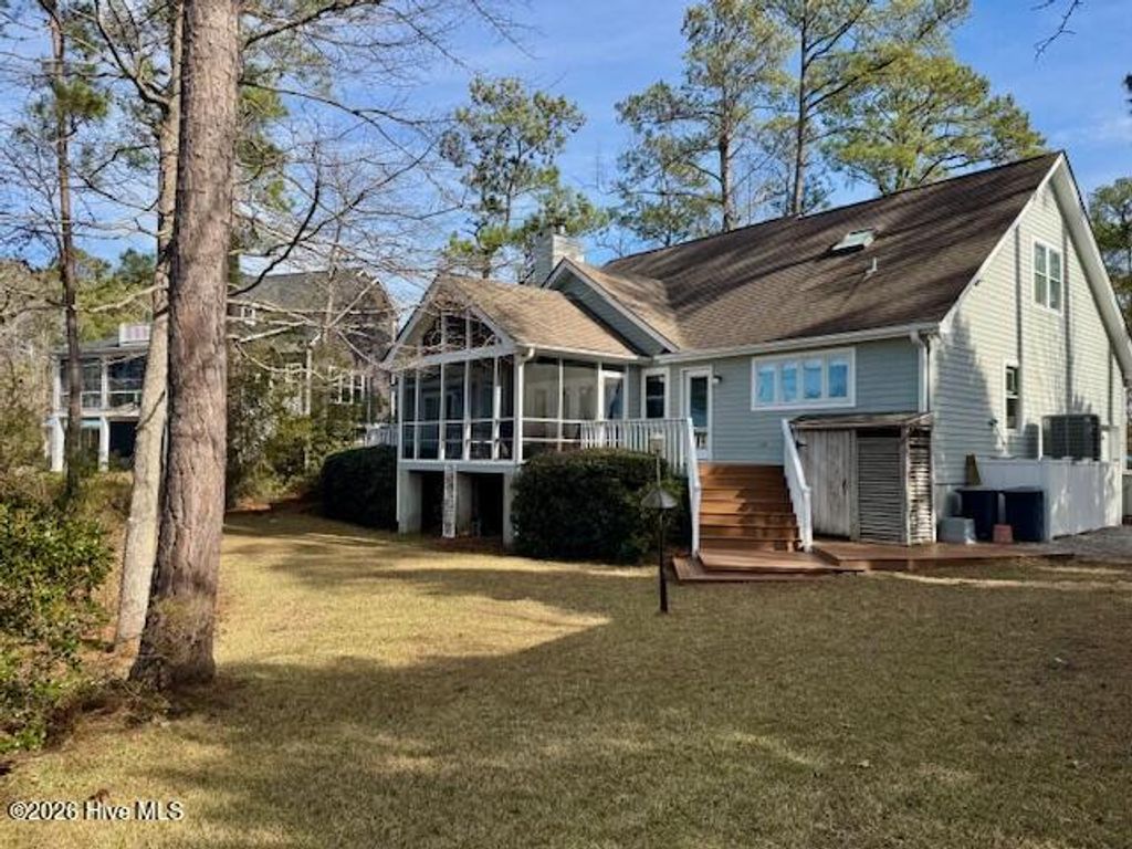 Photo of 438 Peninsula Drive, Oriental, NC 28571 (MLS # 100559365)