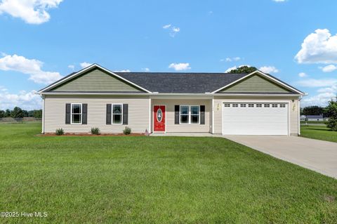 Homes For Sale - 122 Watering Pond Road<br/> Pink Hill, NC 28572