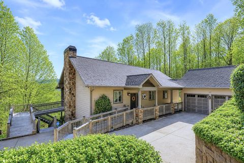 Homes For Sale - 197 Eagles View Road<br/> Hayesville, NC 28904
