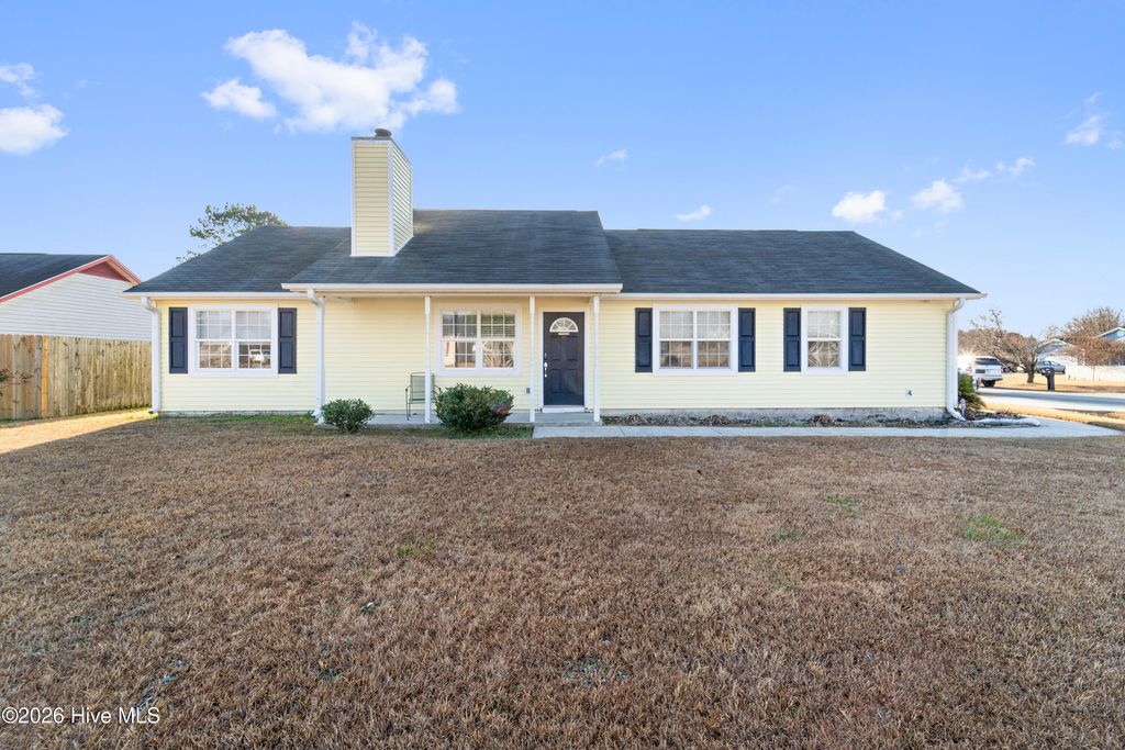 Photo of 601 Cannon Court, Hubert, NC 28539 (MLS # 100548548)