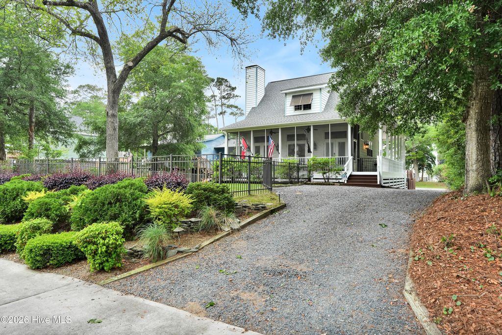 Photo of 3007 W Oak Island Drive, Oak Island, NC 28465 (MLS # 100573338)
