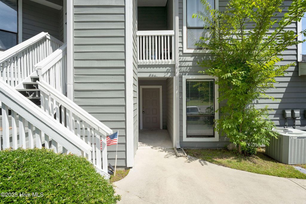 Photo of 732 Azalea Drive #413, Hampstead, NC 28443 (MLS # 100519799)