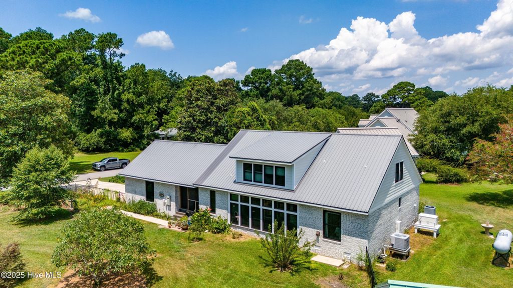 Photo of 400 Ragan Road, Oriental, NC 28571 (MLS # 100520777)