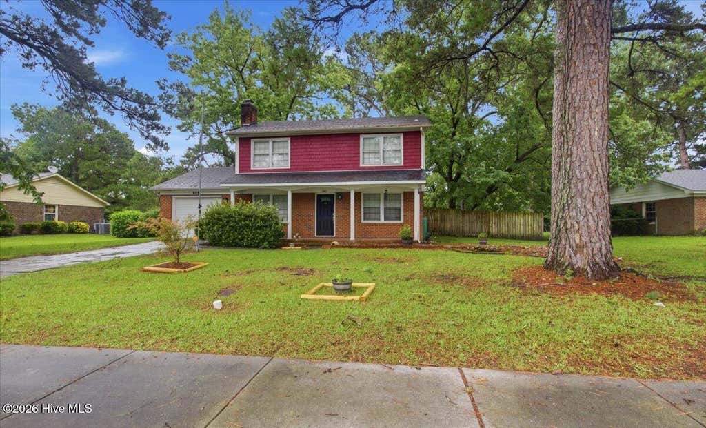 Photo of 208 Greenbriar Drive, Jacksonville, NC 28546 (MLS # 100597780)