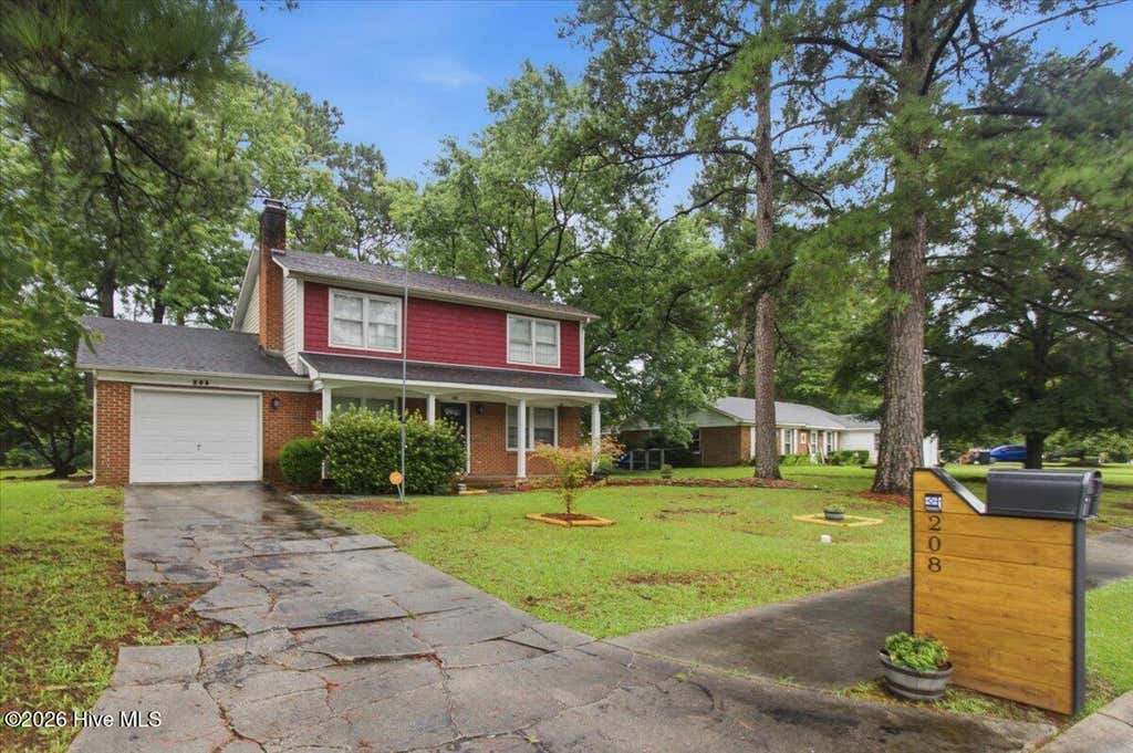 Photo of 208 Greenbriar Drive, Jacksonville, NC 28546 (MLS # 100597780)