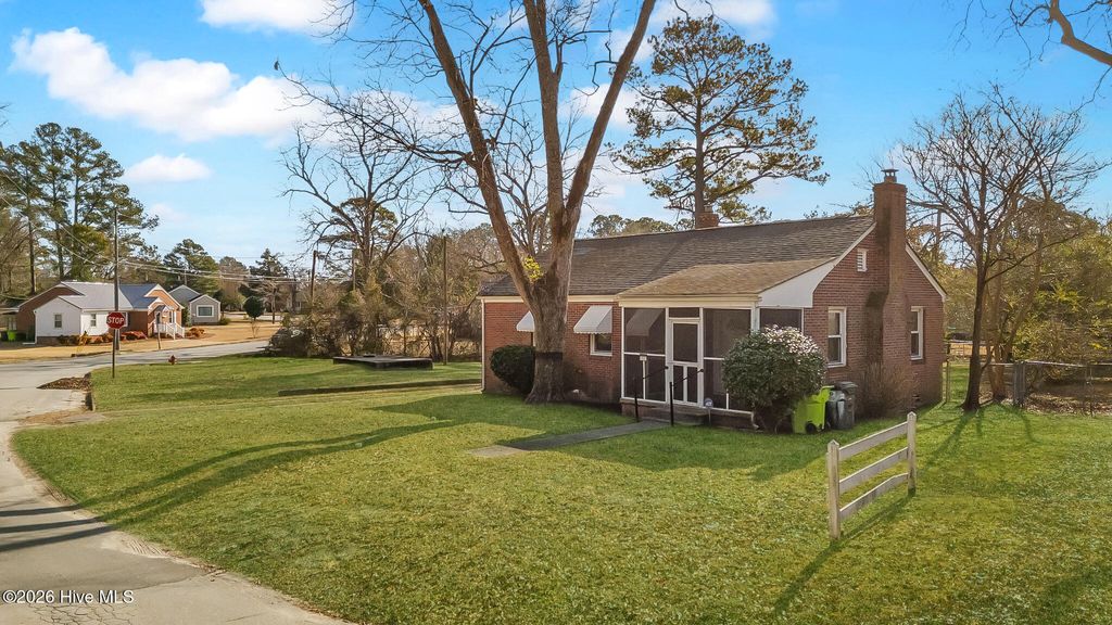 Photo of 1603 Oakwood Avenue, New Bern, NC 28560 (MLS # 100548230)