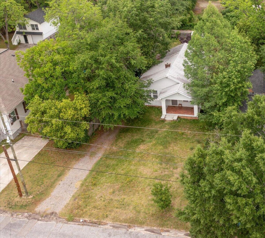 Photo of 1823 Starnes Street, Augusta, GA 30904 (MLS # 552771)