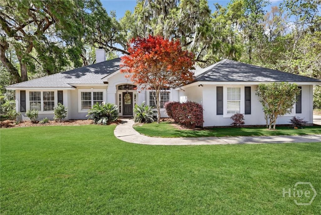 Photo of 401 Laurenburg Drive, Richmond Hill, GA 31324 (MLS # SA351970)