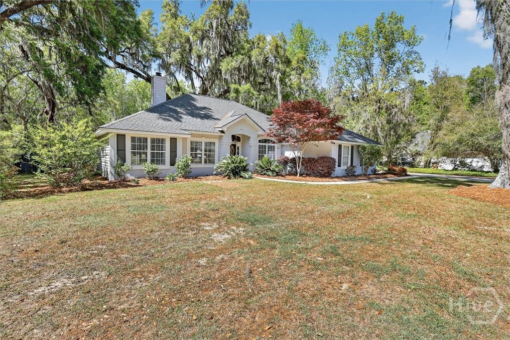 Photo of 401 Laurenburg Drive, Richmond Hill, GA 31324 (MLS # SA351970)