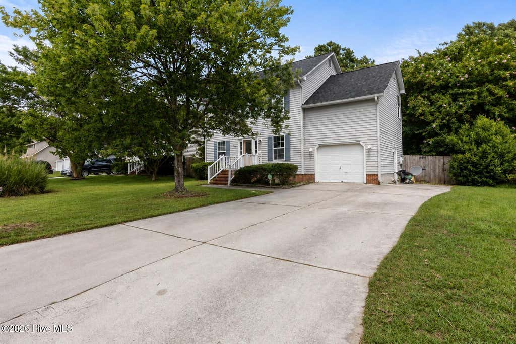 Photo of 108 Yellowwood Drive, Jacksonville, NC 28546 (MLS # 100593904)