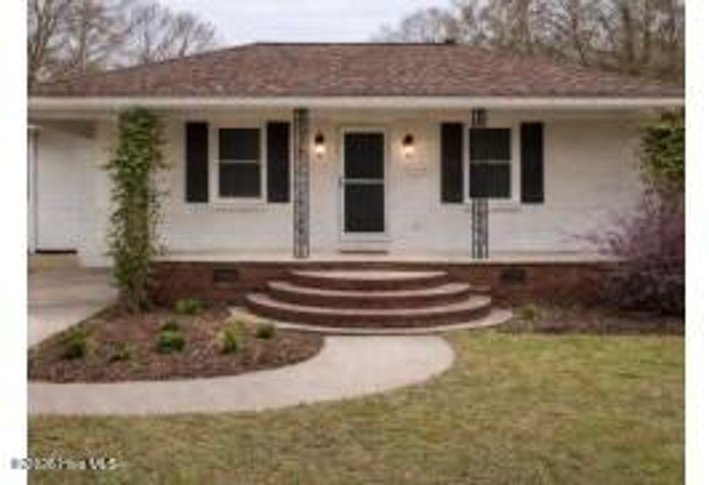 Photo of 411 College Avenue, Washington, NC 27889 (MLS # 100560440)