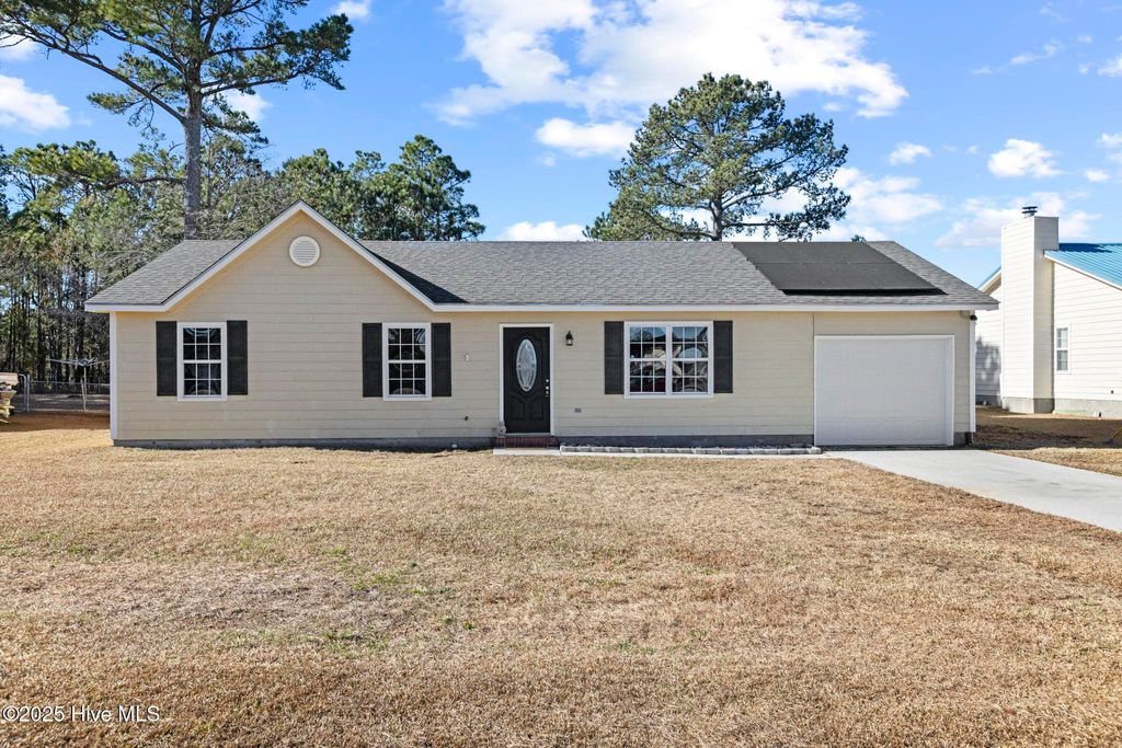 Photo of 432 Oregon Trail, Hubert, NC 28539 (MLS # 100547038)