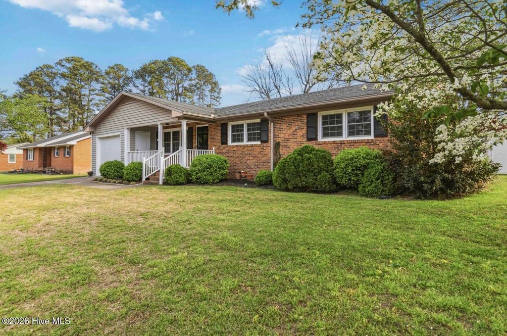 Photo of 1709 Hillcrest Drive W, Wilson, NC 27893 (MLS # 100564457)