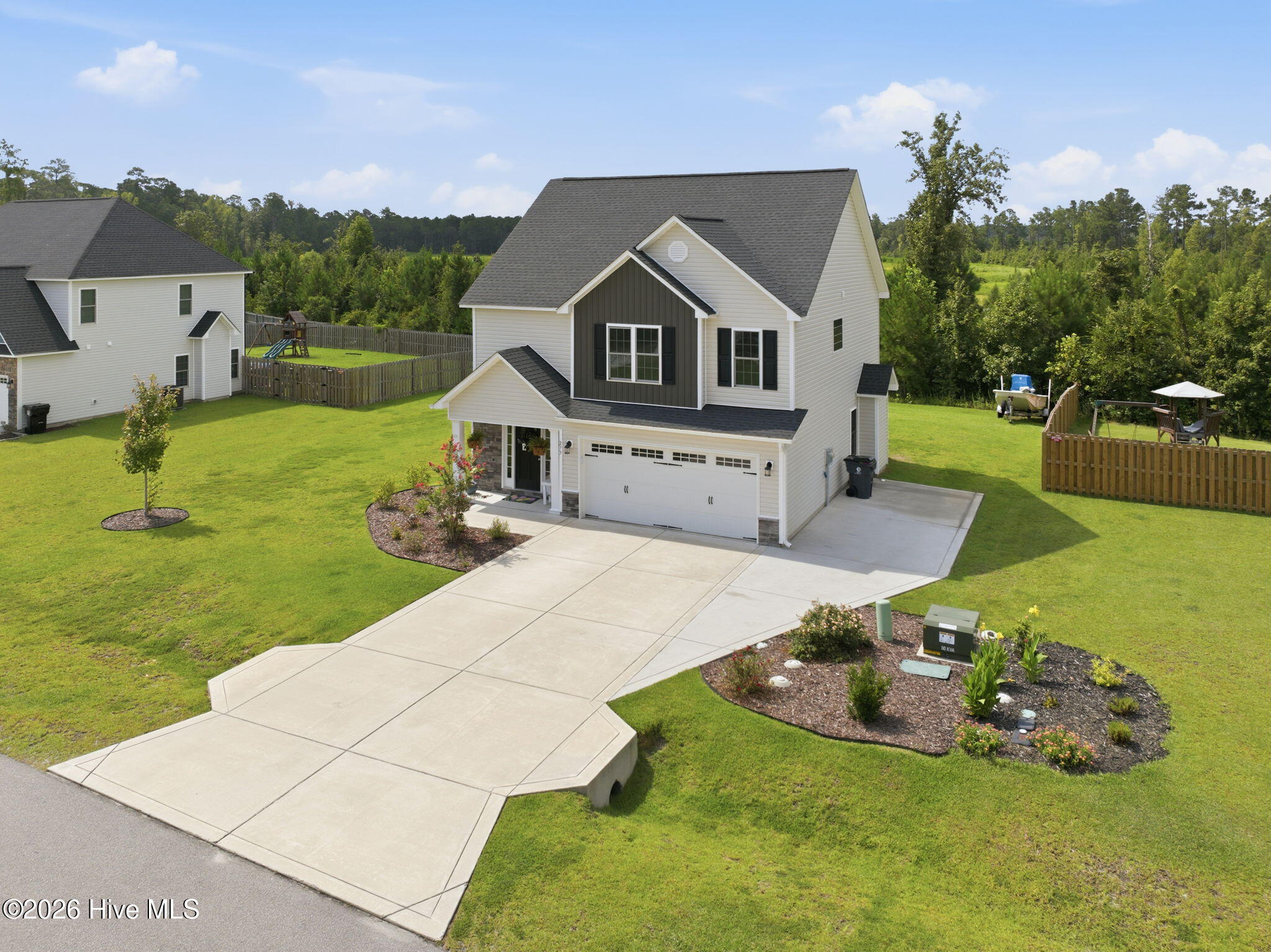 273 W Broughton Lane