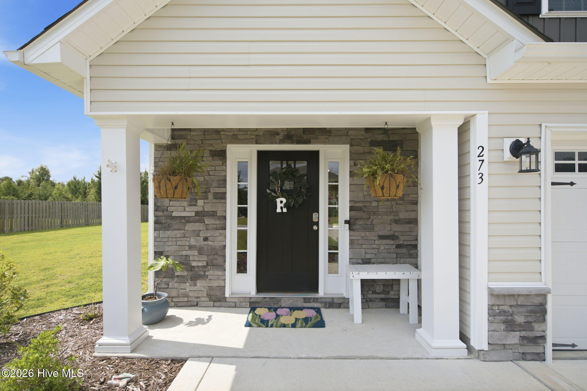 273 W Broughton Lane
