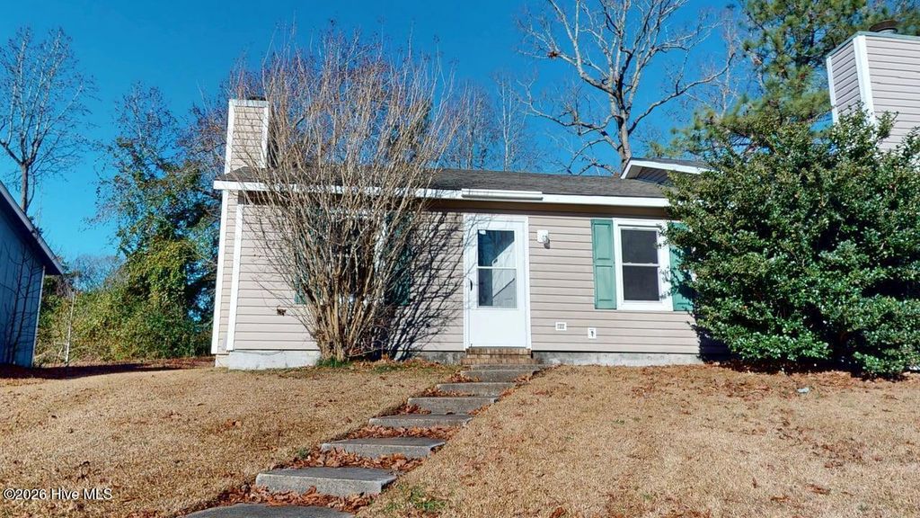 Photo of 109 Hickory Grove Drive, Jacksonville, NC 28546 (MLS # 100550720)