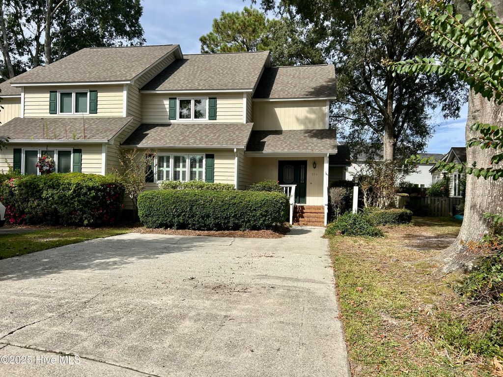 Photo of 324 Wimbledon Court, Wilmington, NC 28412 (MLS # 100532166)