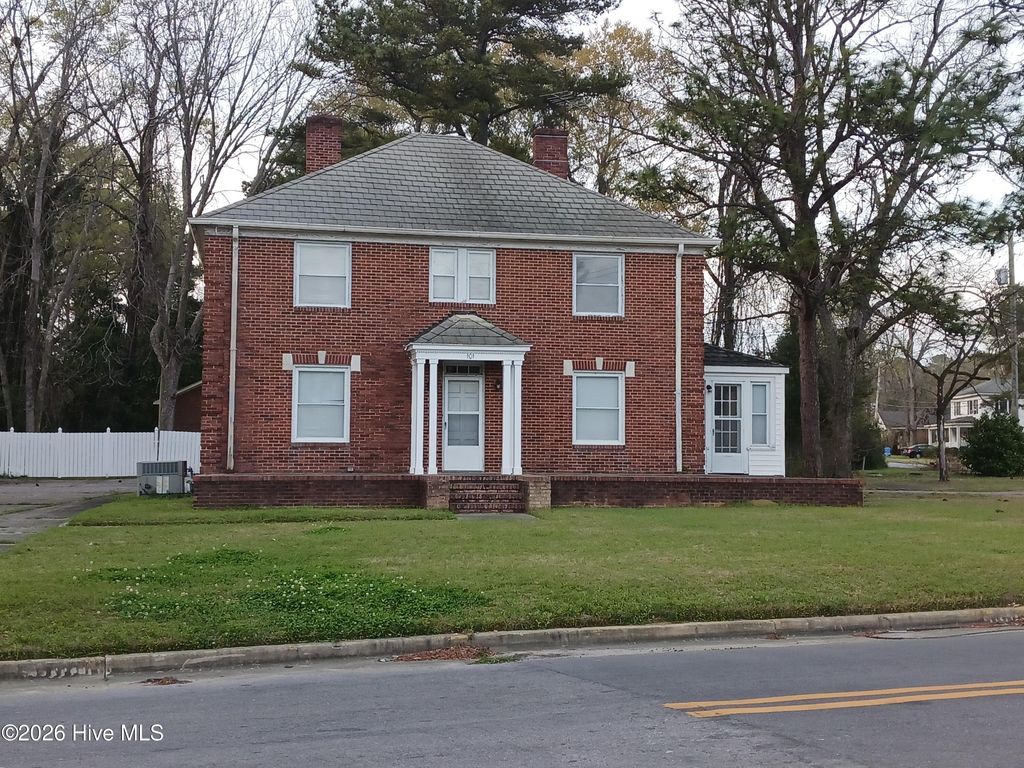 Photo of 101 W Highland Avenue, Kinston, NC 28501 (MLS # 100549048)