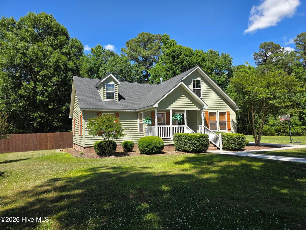 Photo of 116 Schley Avenue, Lake Waccamaw, NC 28450 (MLS # 100575470)