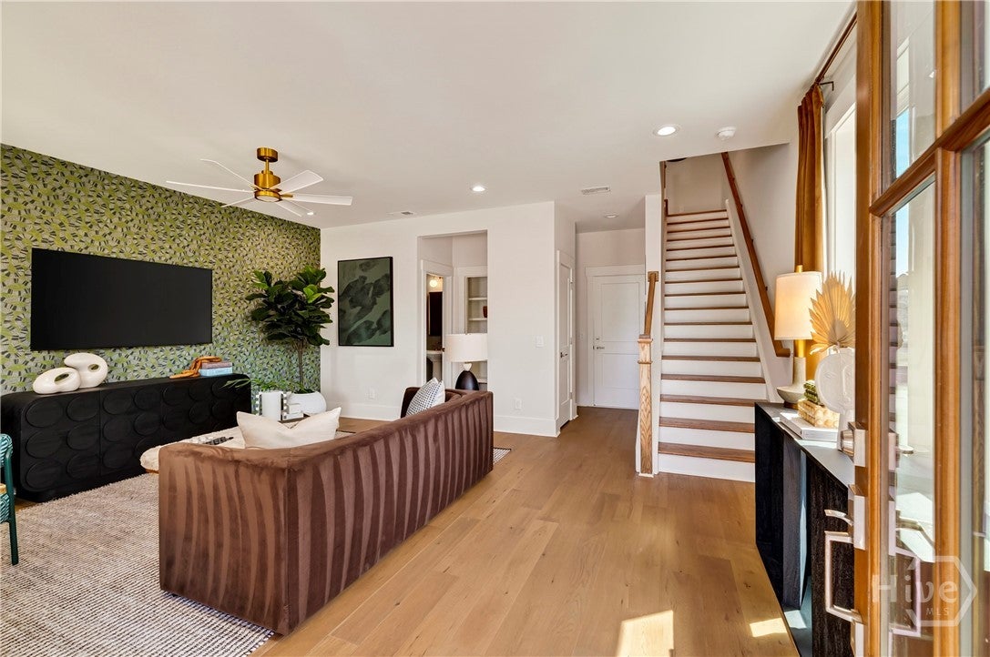 404 Legends Court
