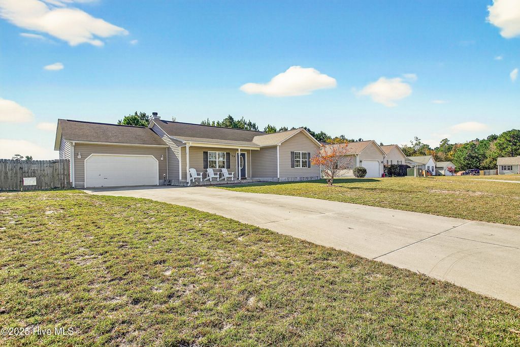 Photo of 109 Jenna Rea Road, Hubert, NC 28539 (MLS # 100541753)