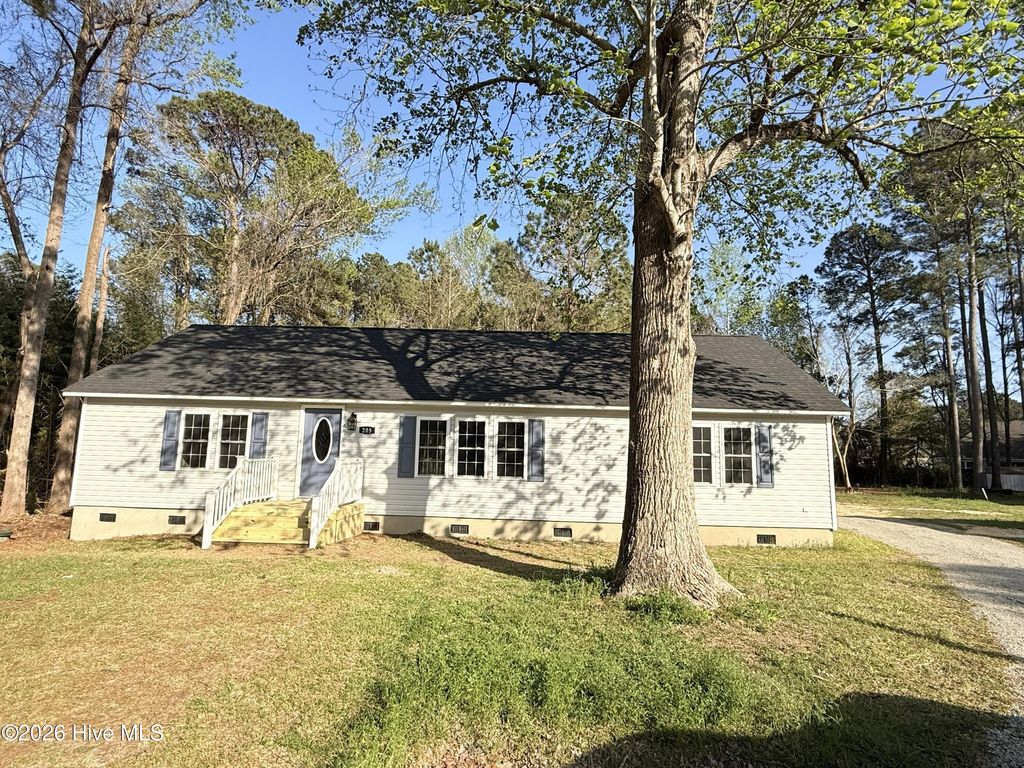 Photo of 205 Selover Avenue, New Bern, NC 28560 (MLS # 100565241)