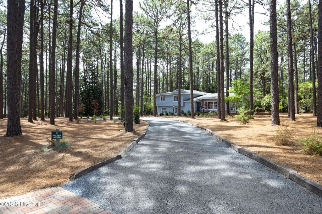 Photo of 45 Huntington Valley Drive, Pinehurst, NC 28374 (MLS # 100574562)