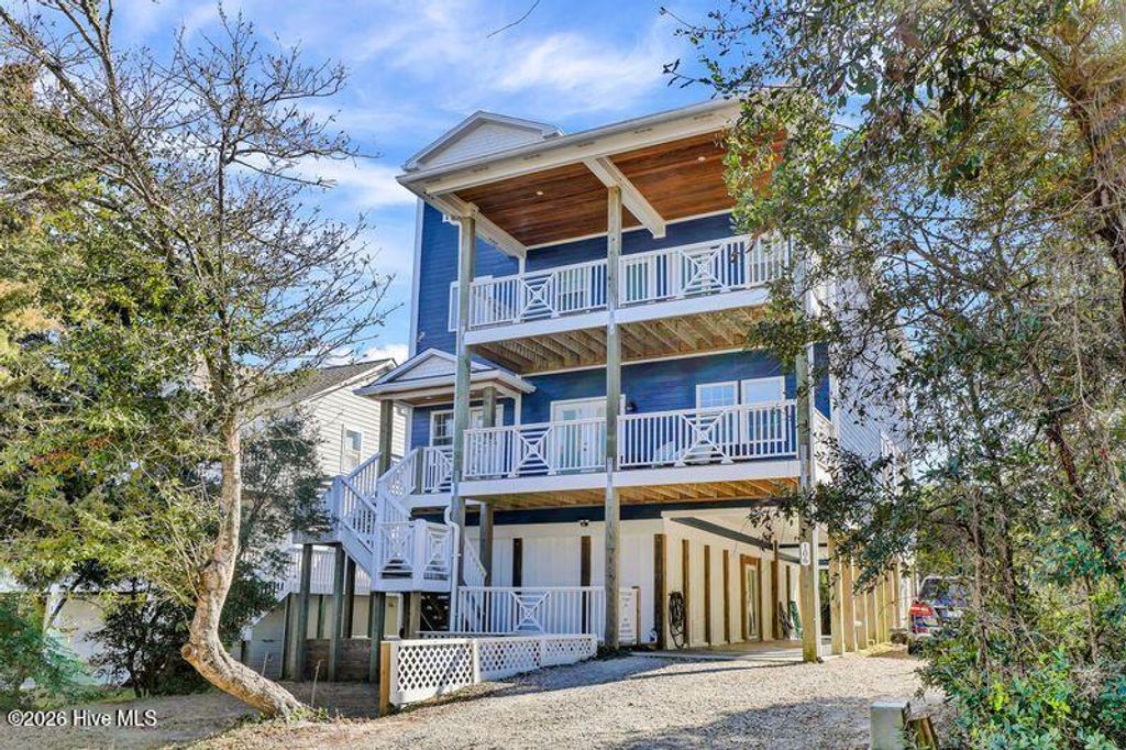 Photo of 106 N Oak Drive, Surf City, NC 28445 (MLS # 100551394)