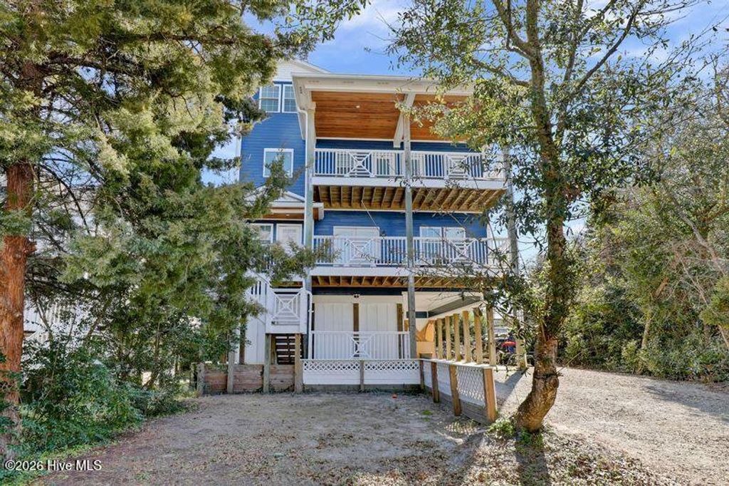 Photo of 106 N Oak Drive, Surf City, NC 28445 (MLS # 100551394)