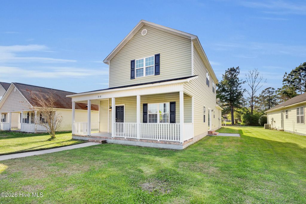 Photo of 810 Main Street, Maysville, NC 28555 (MLS # 100560588)