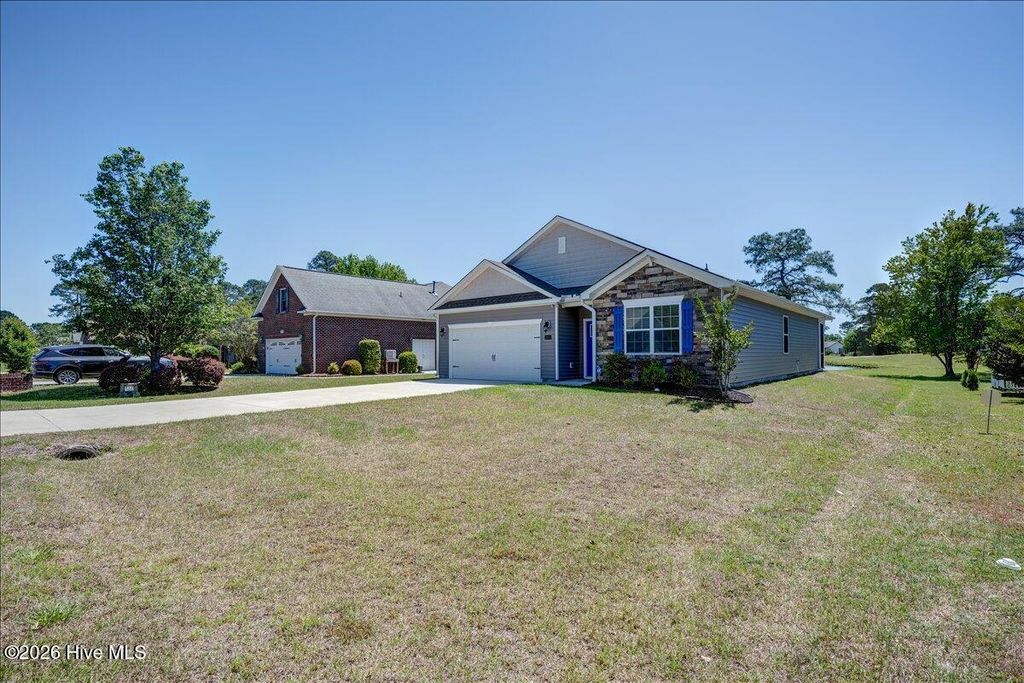 Photo of 2021 Caracara Drive, New Bern, NC 28560 (MLS # 100549663)