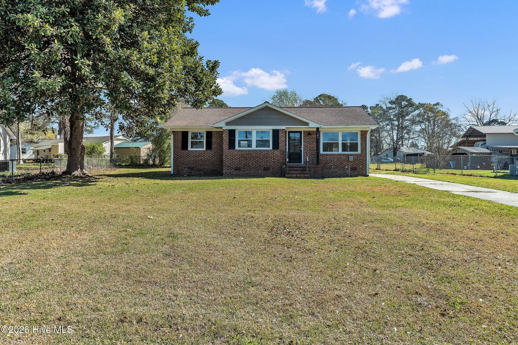 Photo of 107 Knight Place, Jacksonville, NC 28546 (MLS # 100561824)