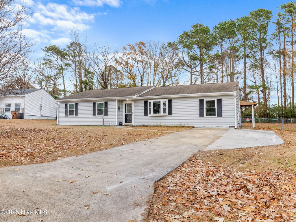 Photo of 203 Devon Court, Jacksonville, NC 28546 (MLS # 100546009)