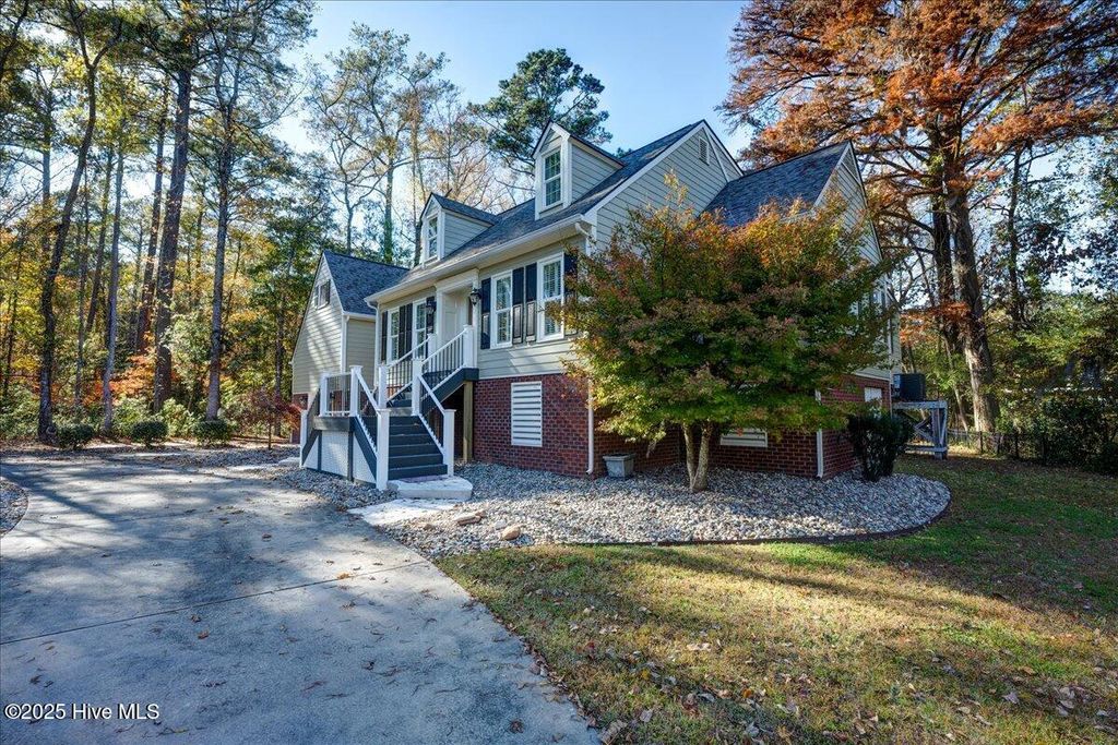 Photo of 3302 Country Club Road, Trent Woods, NC 28562 (MLS # 100542713)