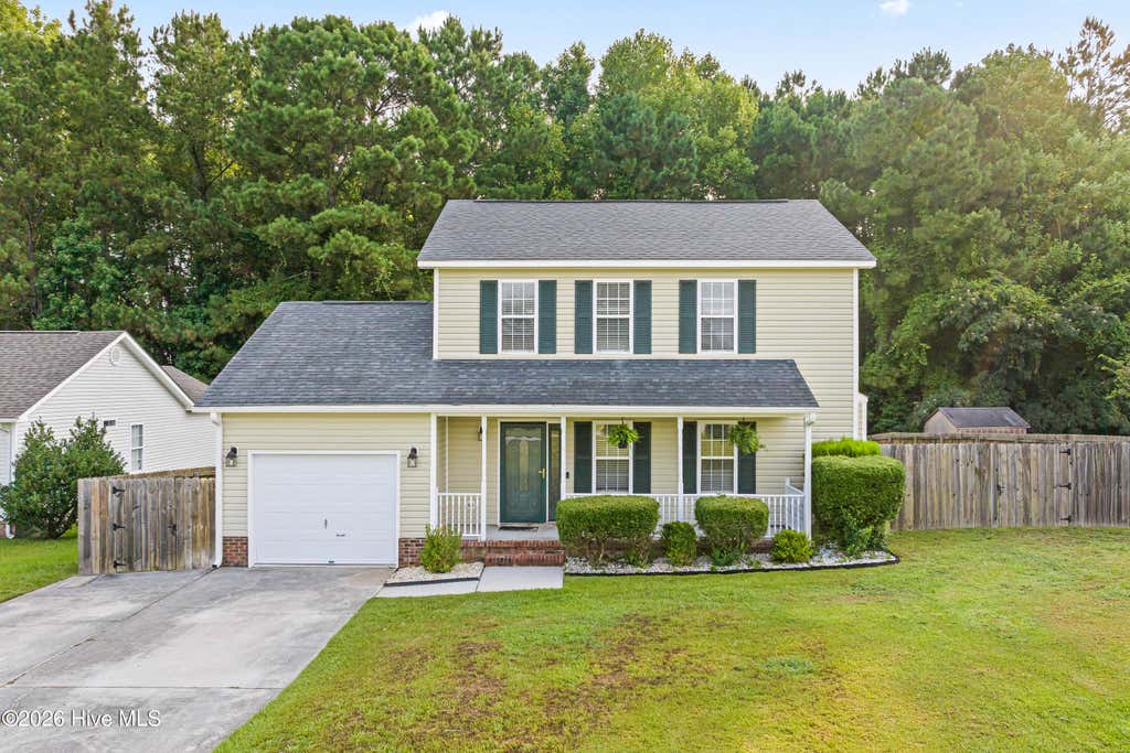 Photo of 116 Cobblestone Trail, Jacksonville, NC 28546 (MLS # 100589854)