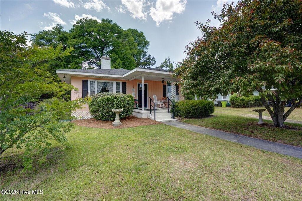 Photo of 613 Franklin Avenue, New Bern, NC 28560 (MLS # 100571778)