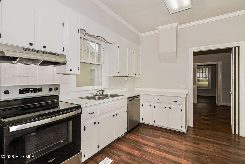 Photo of 114 E Clay Street, Whiteville, NC 28472 (MLS # 100595600)