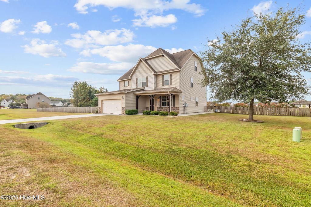 Photo of 174 River Winding Road, Jacksonville, NC 28540 (MLS # 100532827)