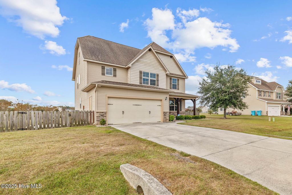 Photo of 174 River Winding Road, Jacksonville, NC 28540 (MLS # 100532827)