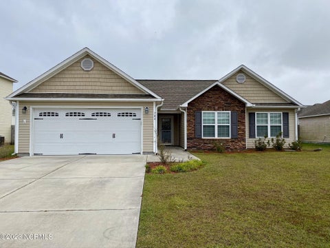 Homes For Rent - 704 Radiant Drive<br/> Jacksonville, NC 28546