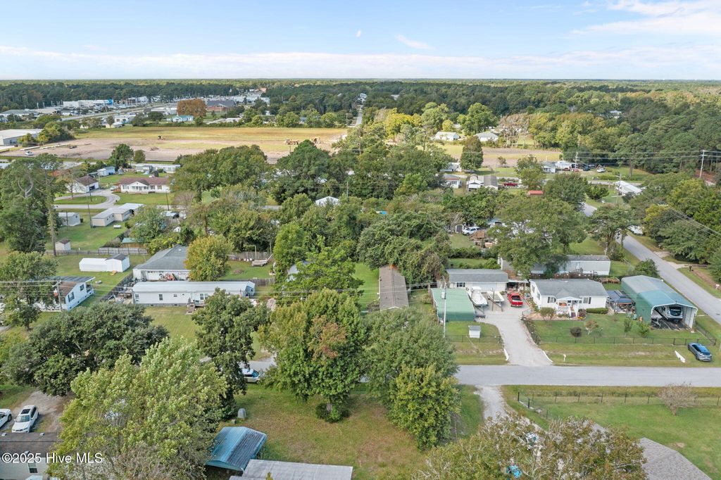 Photo of 137 Zacchaeus Avenue, Morehead City, NC 28557 (MLS # 100535362)