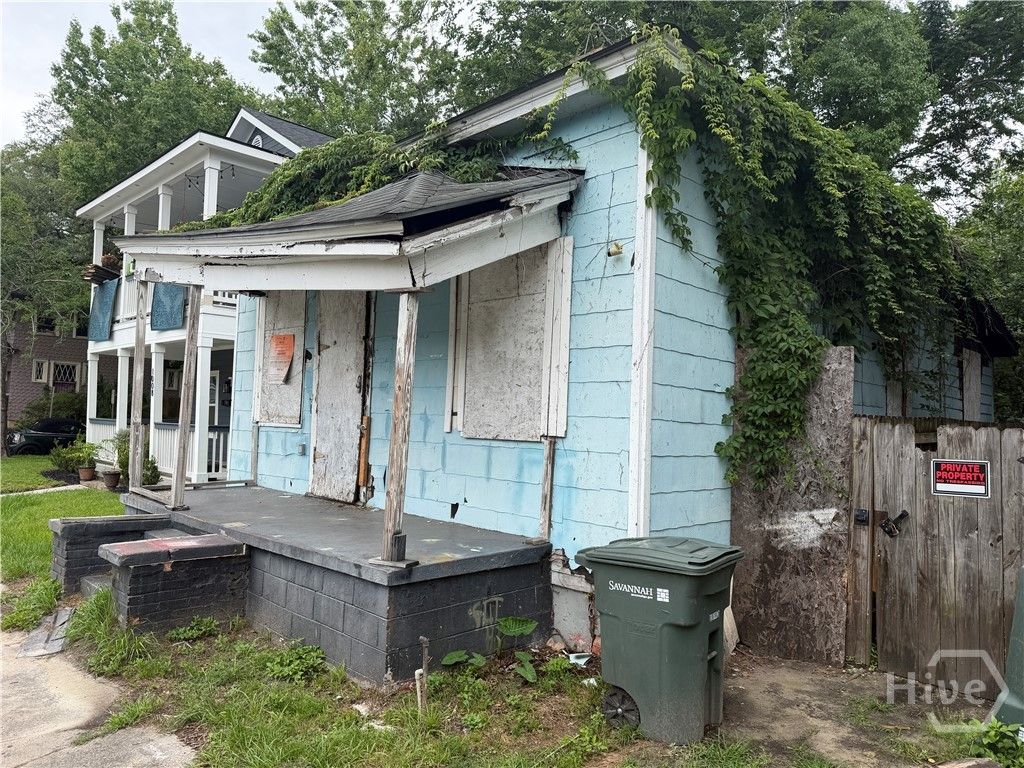 Photo of 1010 E 38th Street, Savannah, GA 31401 (MLS # SA357313)