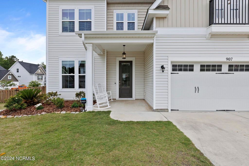 Photo of 907 W Arboria Drive, Hampstead, NC 28443 (MLS # 100567760)