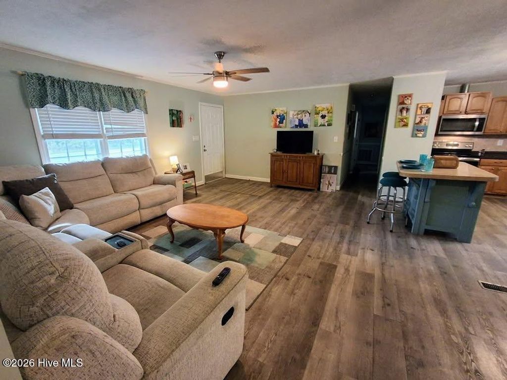 Photo of 11 Fayetteville Road, Elizabethtown, NC 28337 (MLS # 100569132)