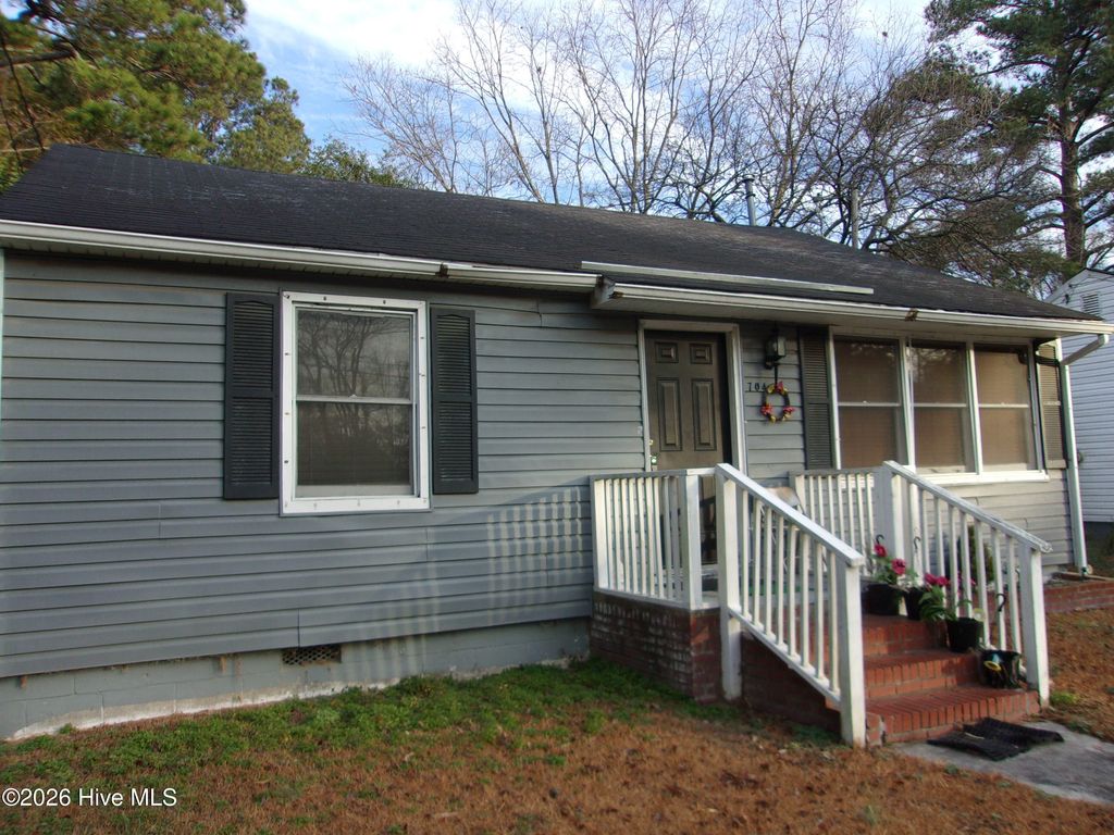 Photo of 704 Dixon Street, Kinston, NC 28501 (MLS # 100547914)